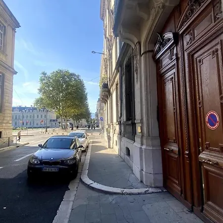 Studio Calme Hyper-centre Apartment *